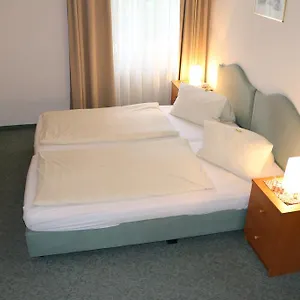 - Alt - Strassgang Pensjonat